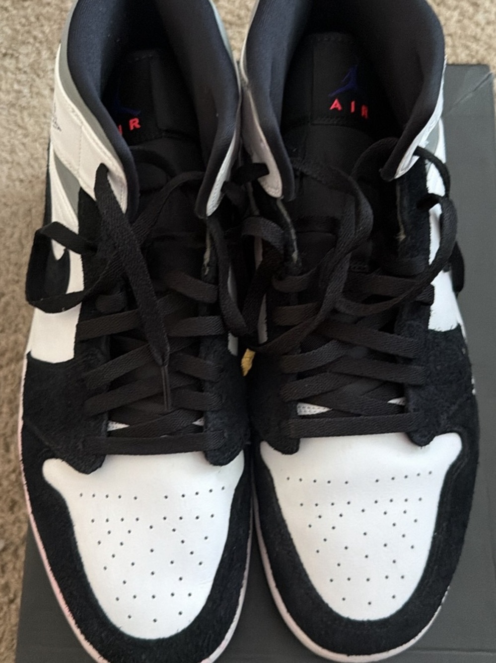 Mens Air Jordan 1 Mid SE, Size 14